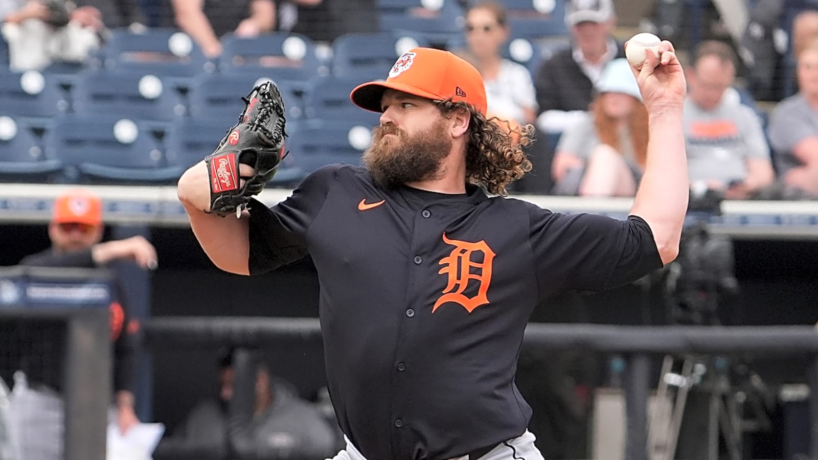 Nationals sign journeyman reliever to major league deal