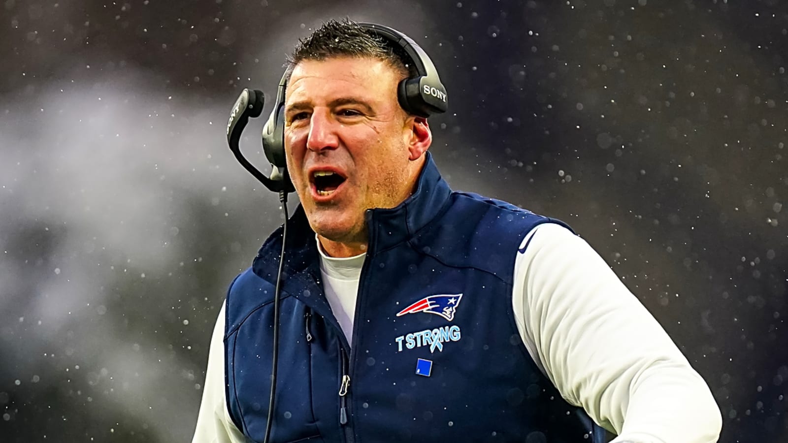 Patriots players praise Mike Vrabel after clinching playoff spot