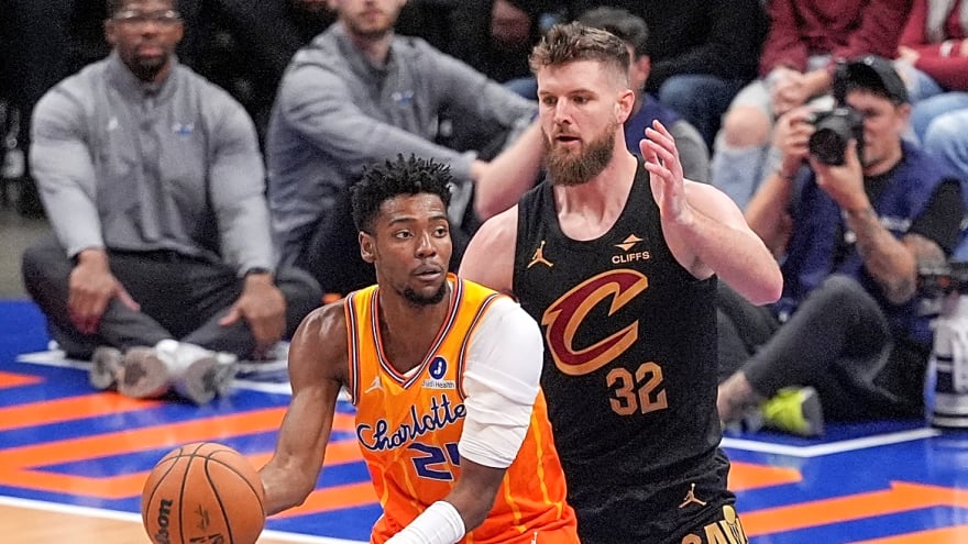  Cavs survive Hornets, win streak rolls to seven