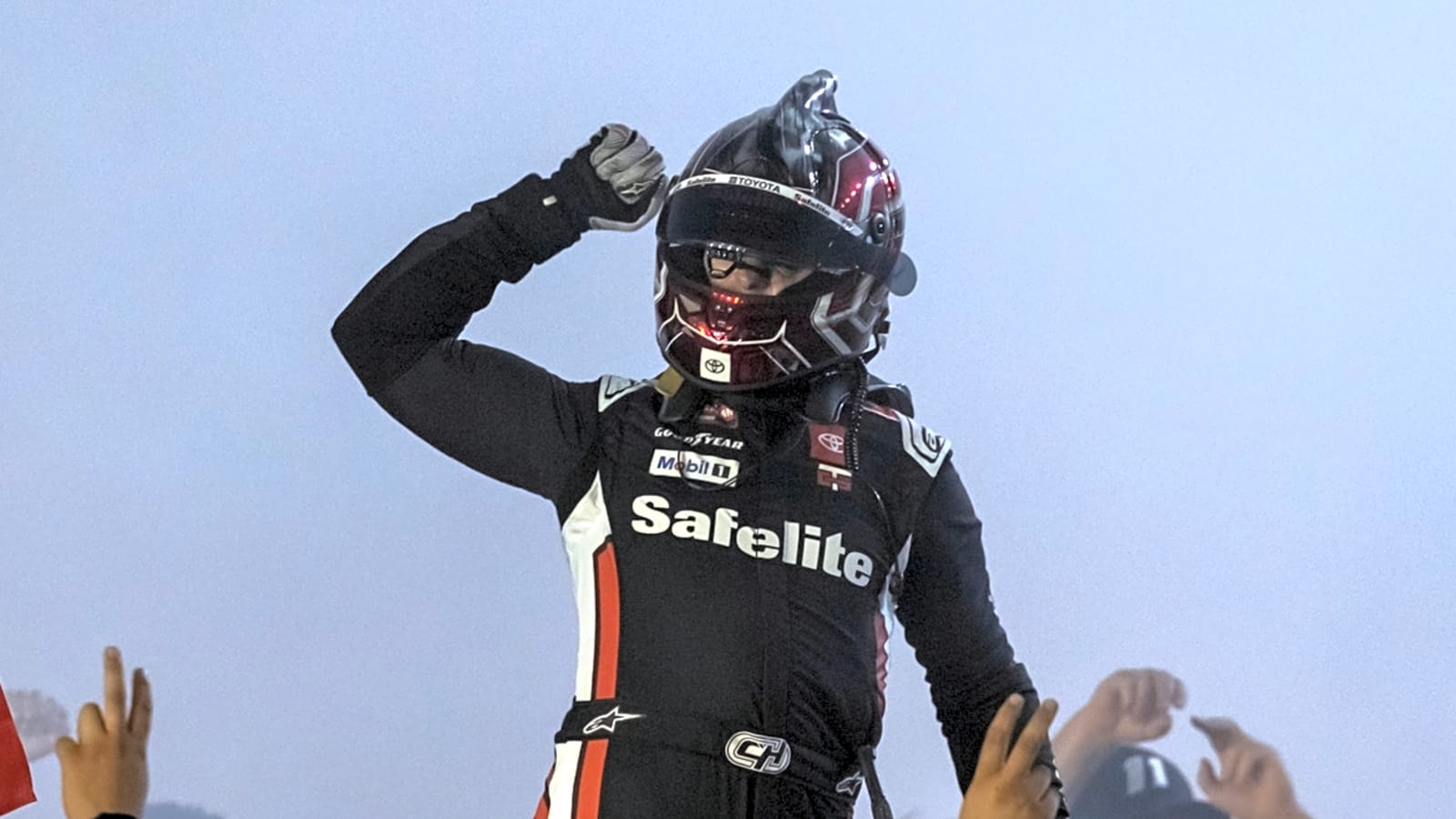 Corey Heim holds off Kaden Honeycutt to win wild NASCAR Truck Series race at Rockingham