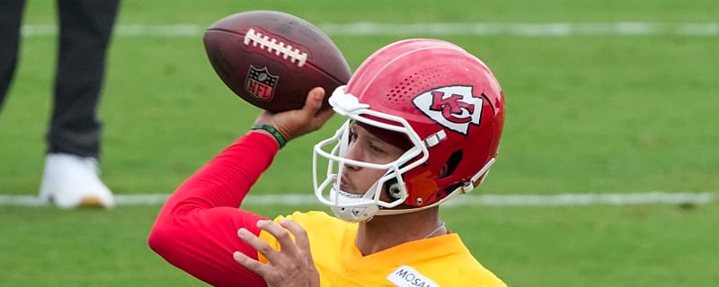Chiefs would be taking a massive gamble by letting Mahomes play Week 1