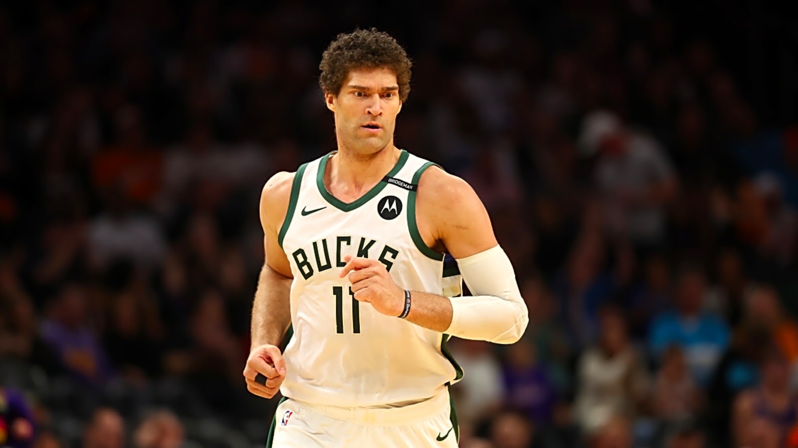 4 Realistic Center Options for the Los Angeles Lakers in 2025