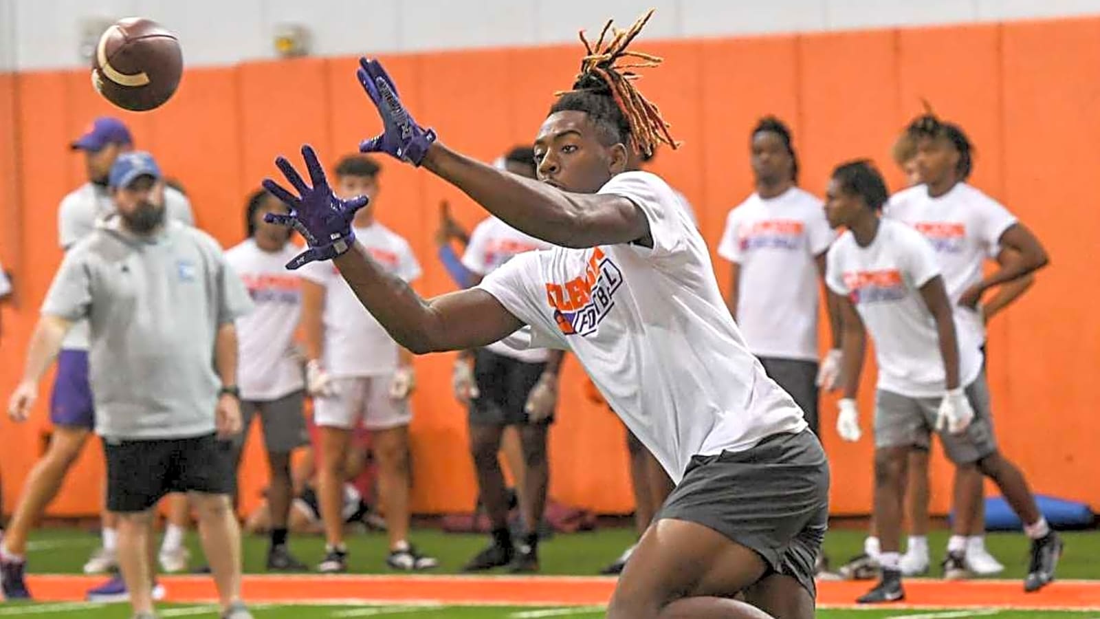 Important Florida Gators five-star recruiting target sets commitment date and Billy Napier needs to close