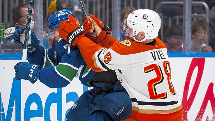 11 free agents the Canucks could sign to increase team toughness