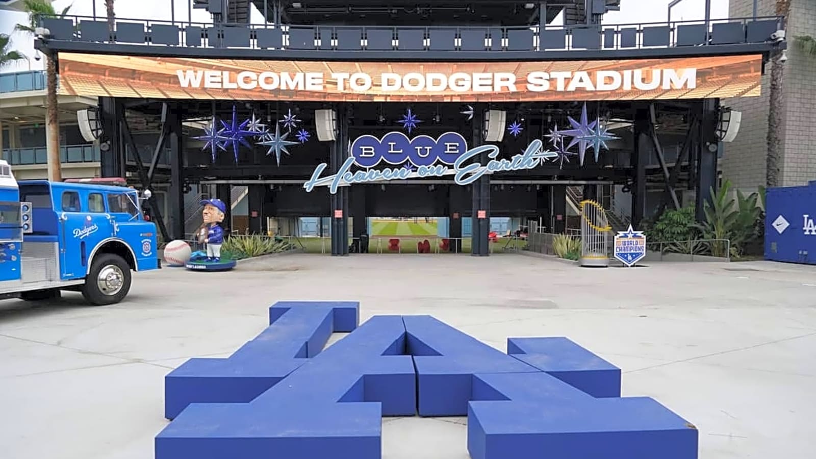 Los Angeles Dodgers Legend Signs With Crosstown Rival