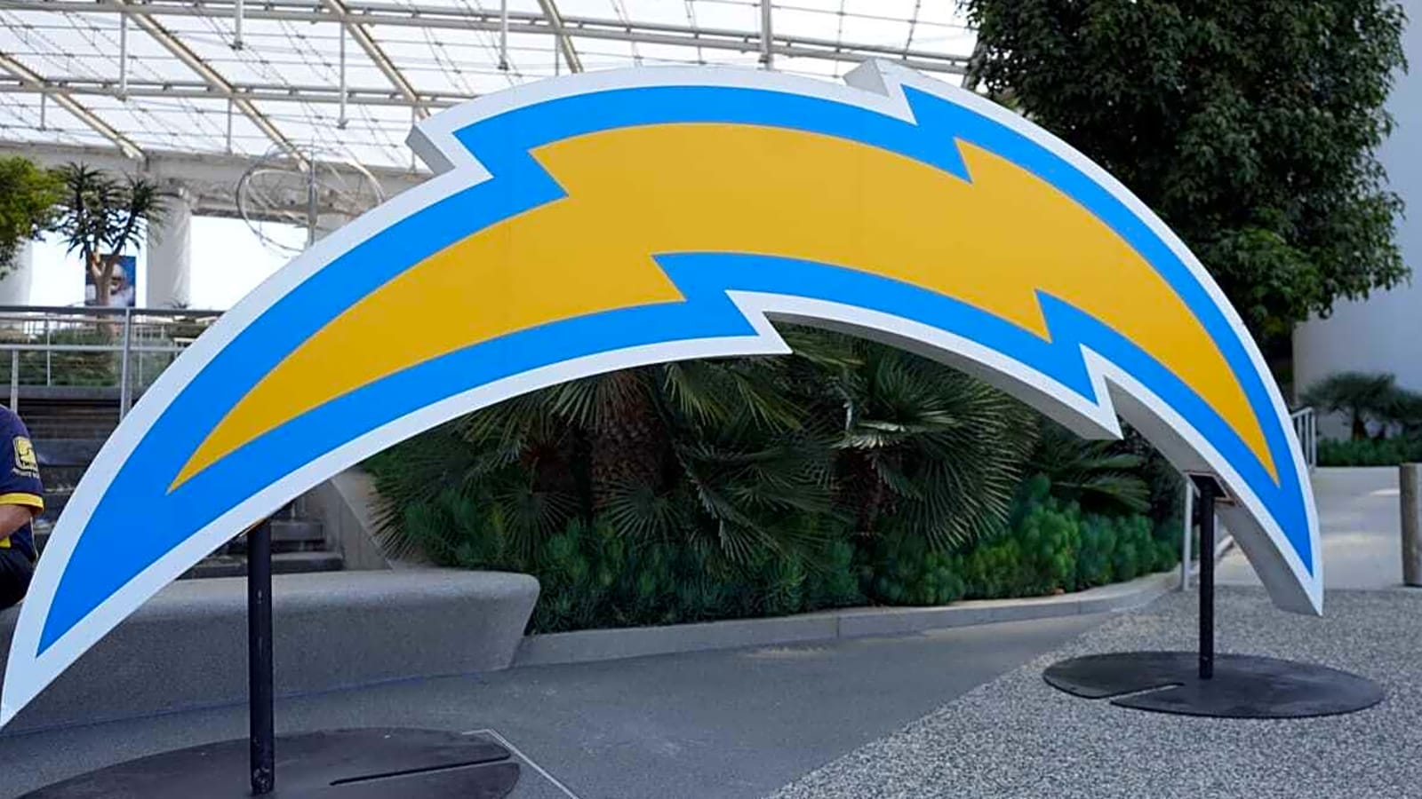2 Candidates Emerge For Chargers After Latest Trade Rumors
