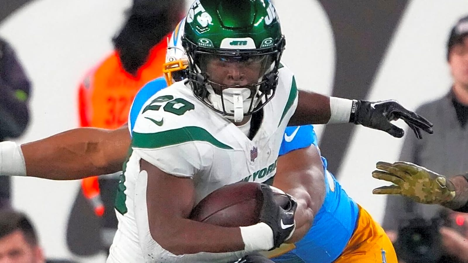 1 Big Target The Chargers Must Go After Before the NFL Trade Deadline