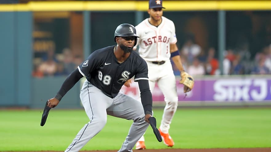Phillies Get Tough News on Trade for Luis Robert Jr. From Mariners