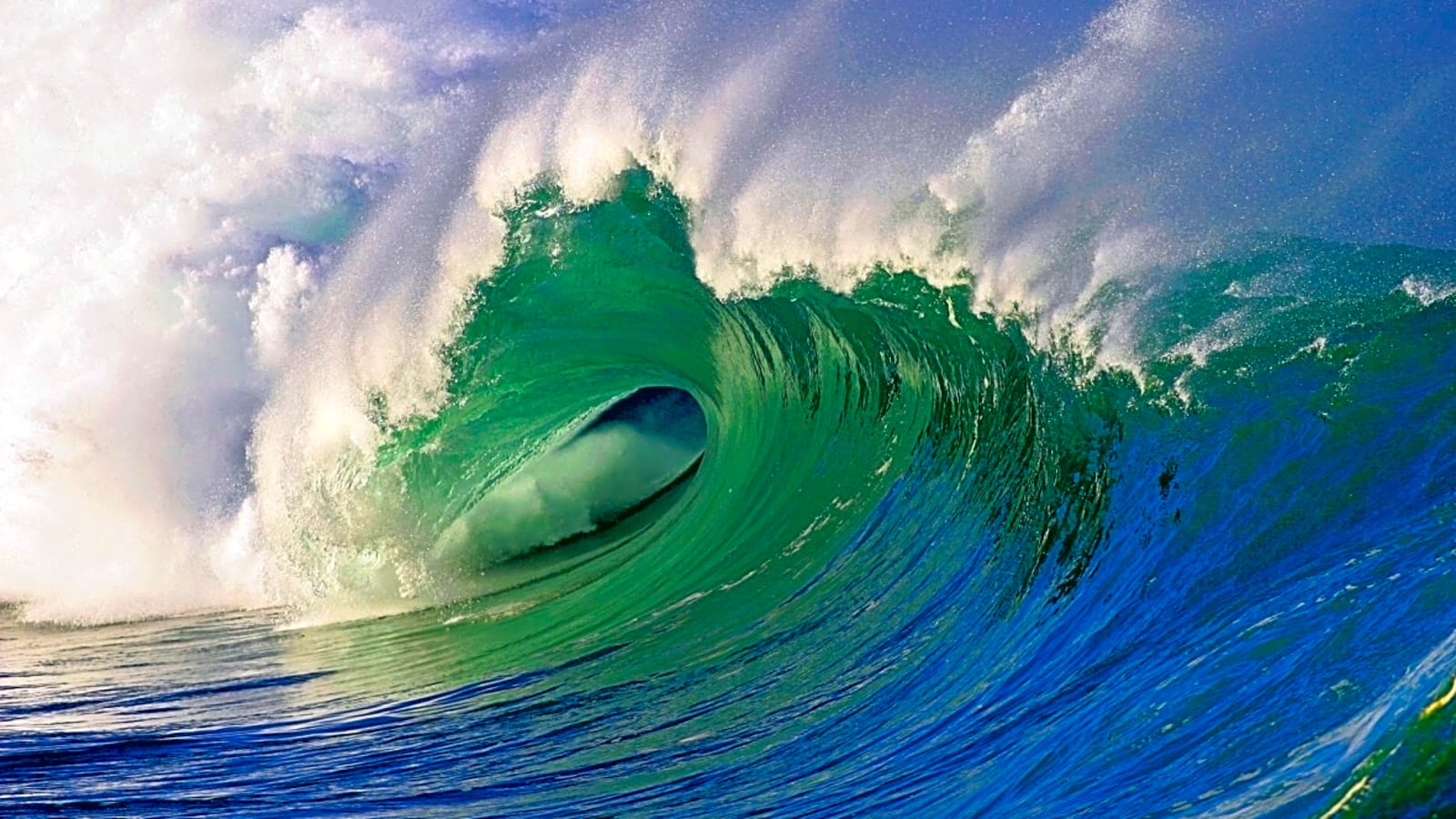 Waimea Bay Shorebreak Rescue: 74-Year-Old Tourist in Critical Condition