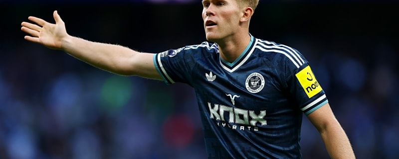 Expert explains reason behind Man United avoiding a move for Lewis Hall