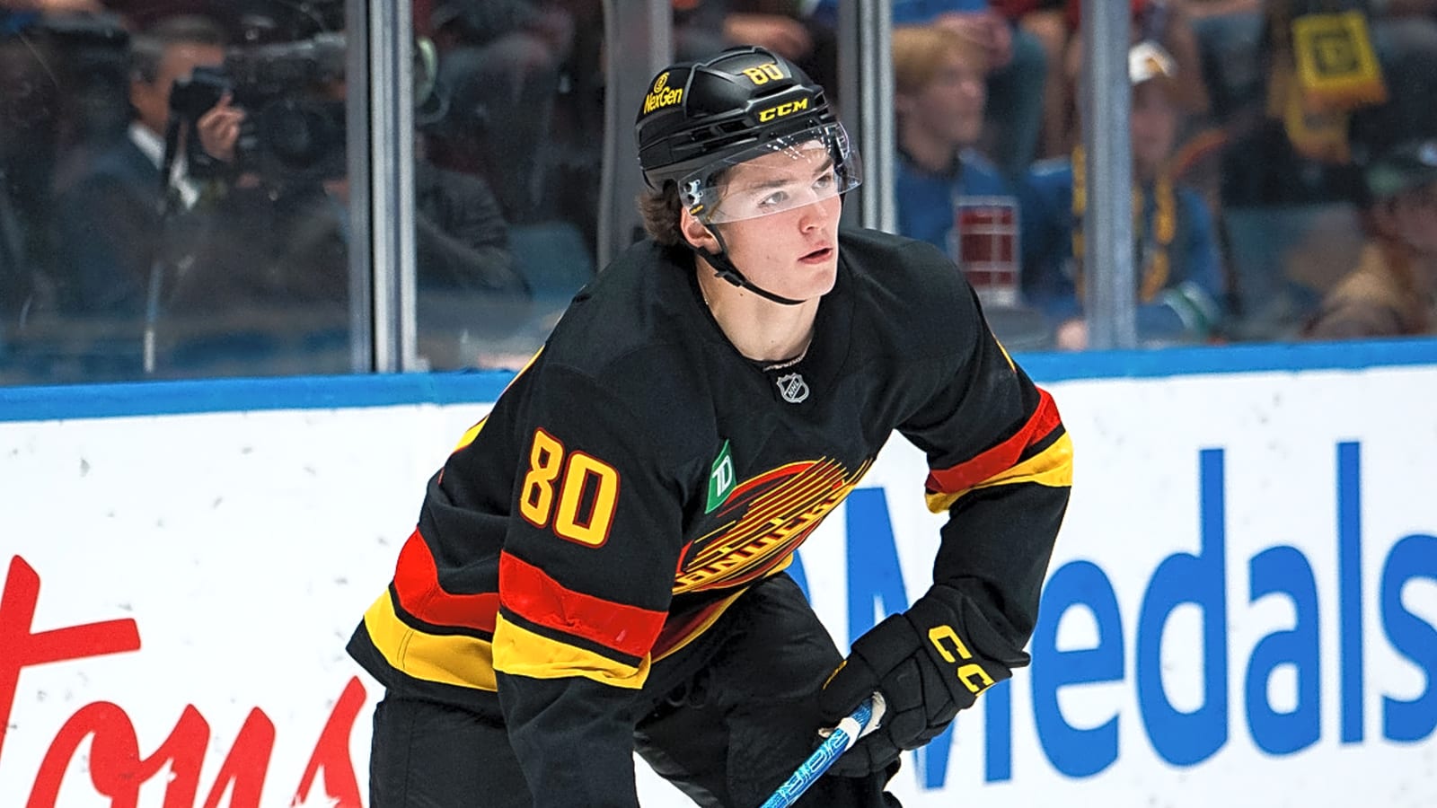 Canucks reassign Braeden Cootes, will recall Max Sasson