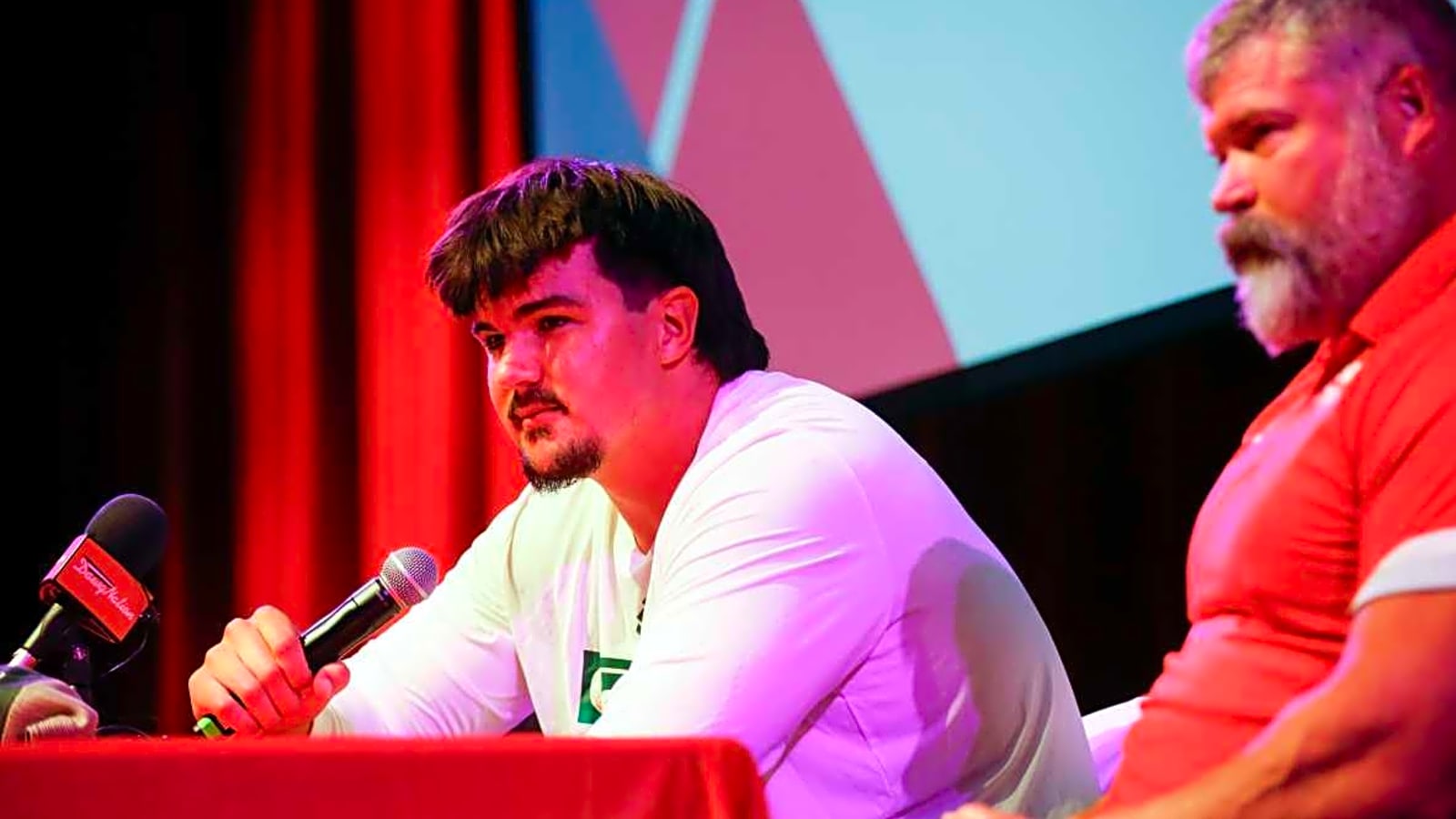 Nation’s No. 1 Recruit Sends One-Word Message to Oregon’s Latest 5-Star Commit