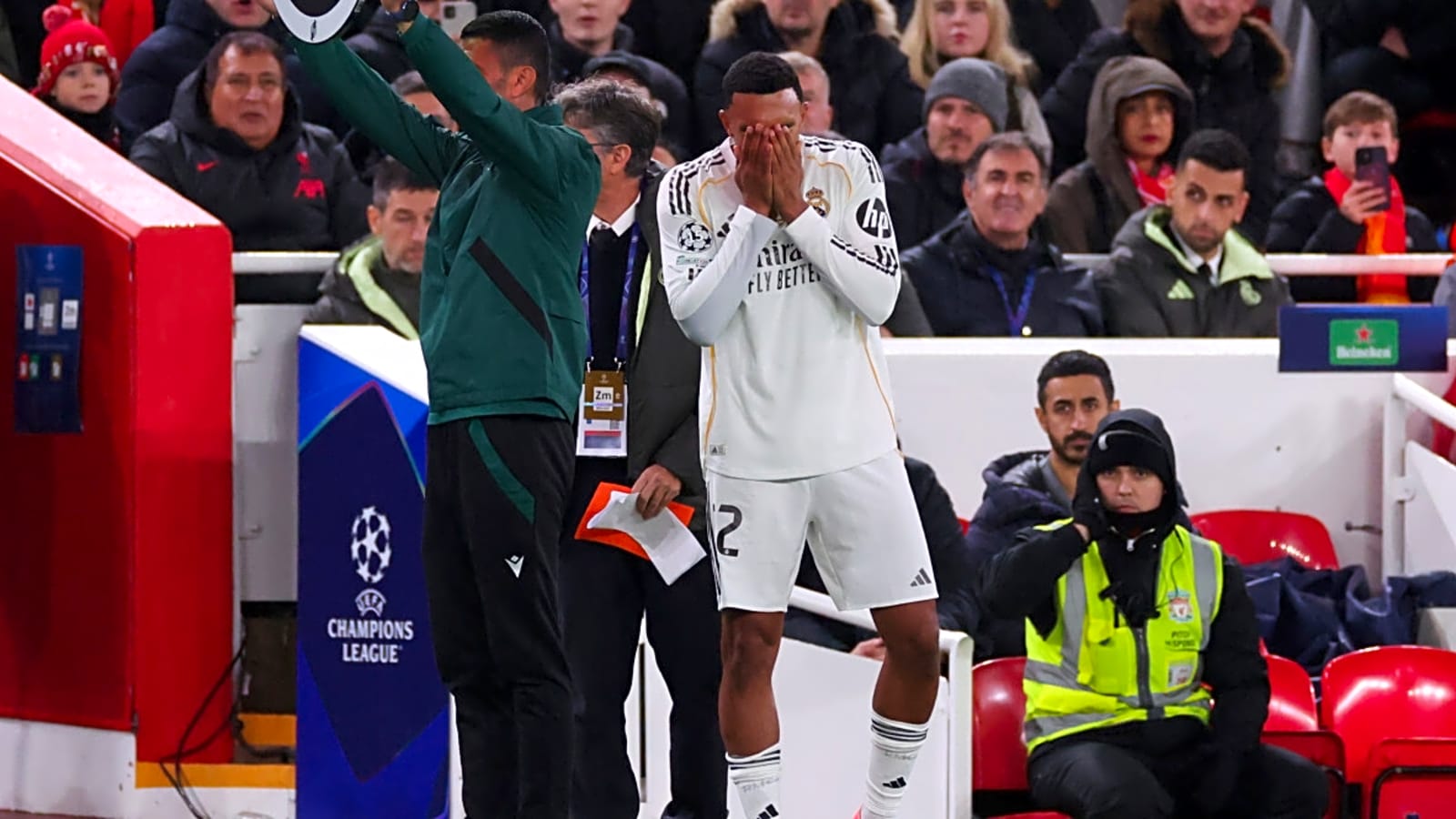 Real Madrid’s Alexander-Arnold Booed Harshly in Embarrassing Liverpool Return