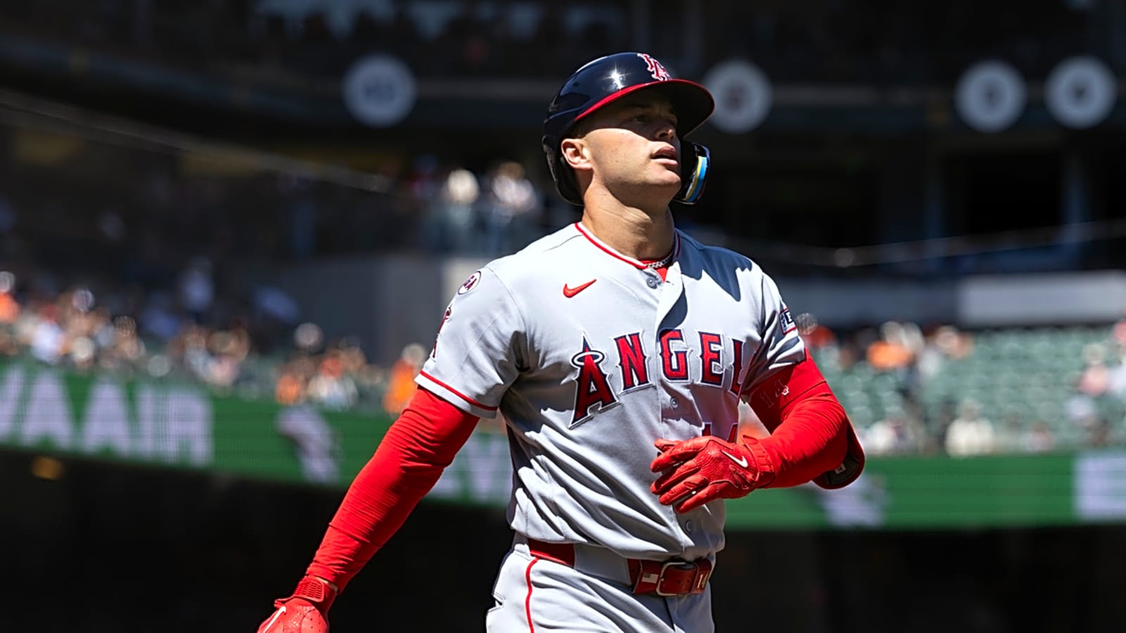 Angels trade a former 20-HR hitter to a division rival