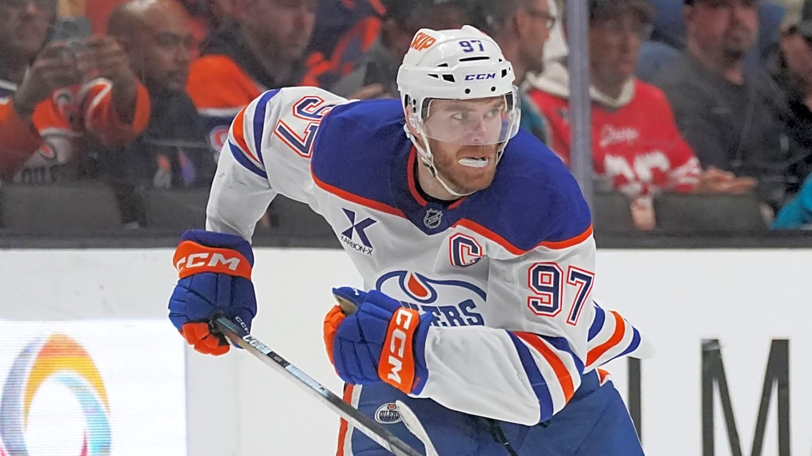 Connor McDavid sounds desperate in support of Mike Babcock hiring