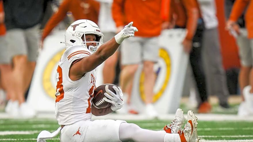 Texas Longhorns returner earns himself national recognition after standout season