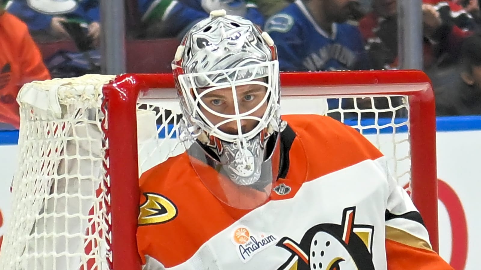 Ducks finally find trade partner for longtime goalie John Gibson