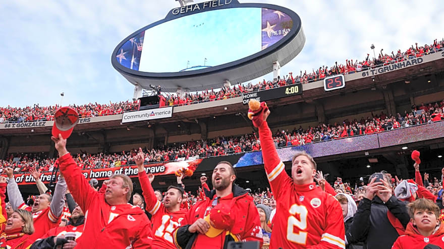 Chiefs Send Parting Message to Retiring Longtime Mascot