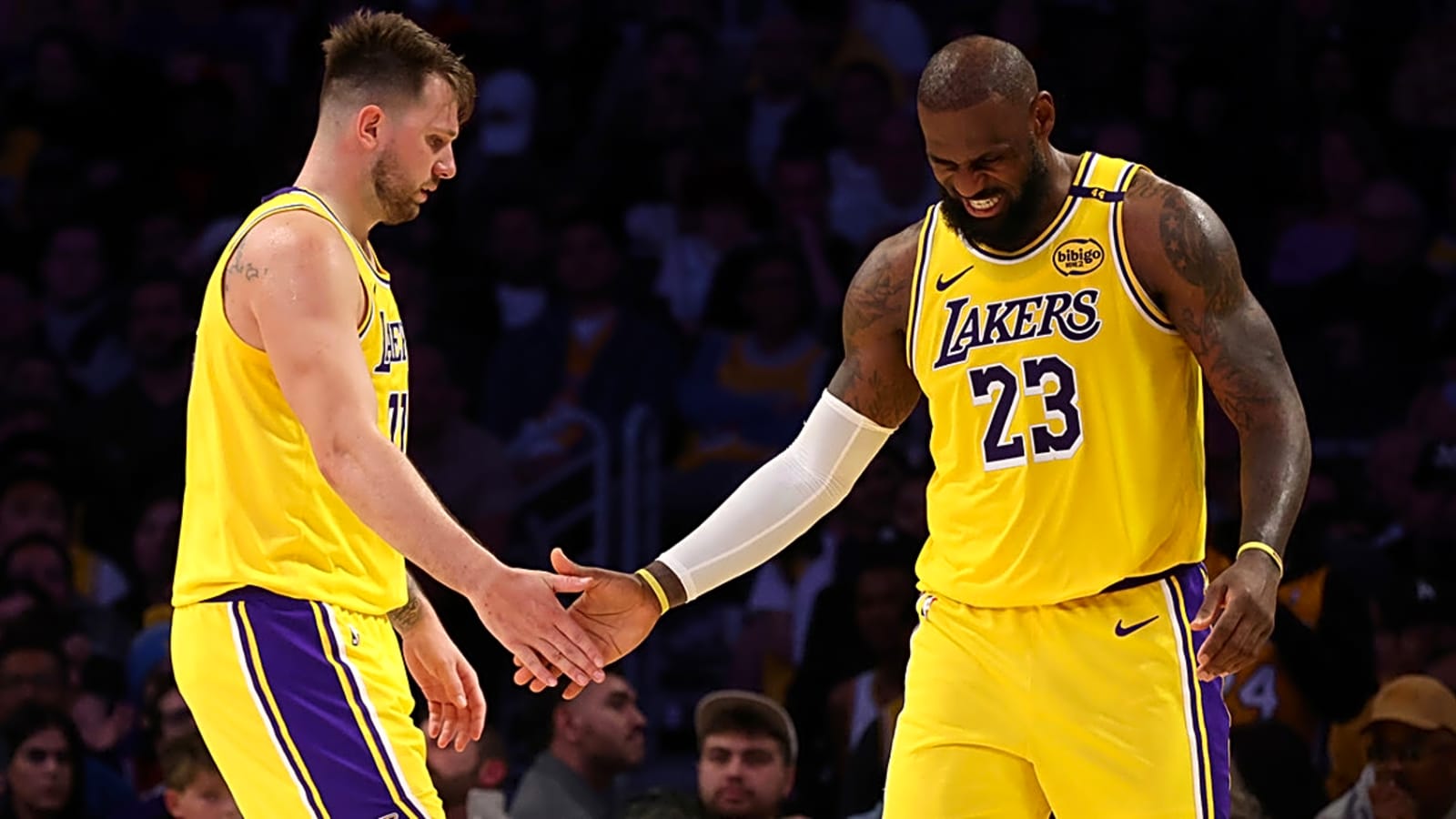 Lakers&#39; Title Odds Raise Eyebrows Ahead of NBA Playoffs