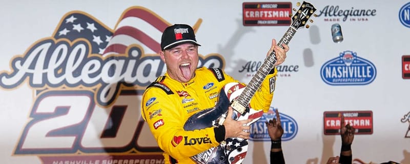 Layne Riggs had to run race of his life to earn first Nashville guitar