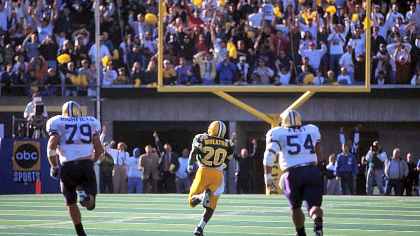 Son of Oregon Ducks Legend Sends Shockwaves With Commitment to Rival Program
