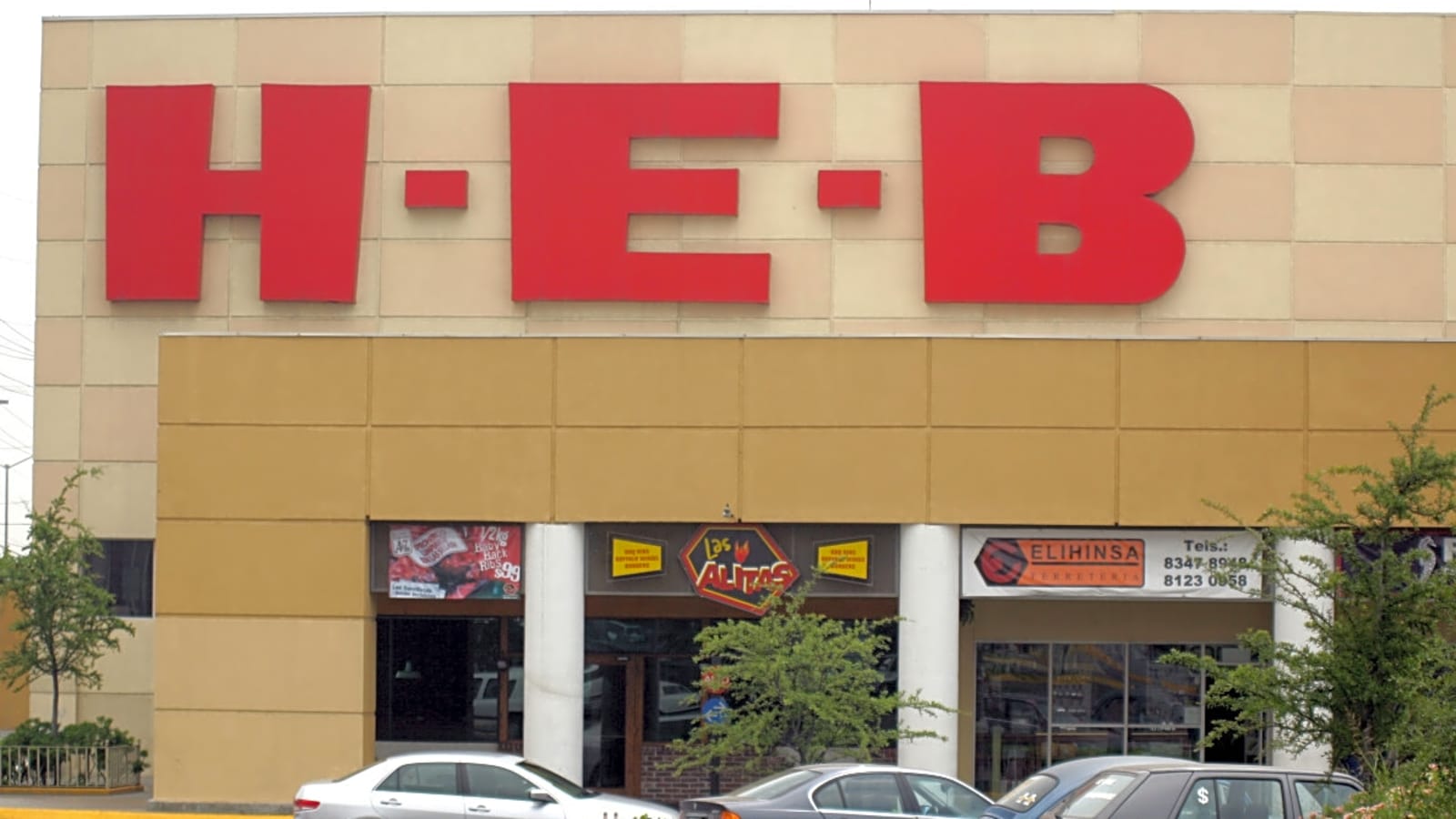 H-E-B Is Offering Deliveries With No Fees Required. But There&#39;s a Catch