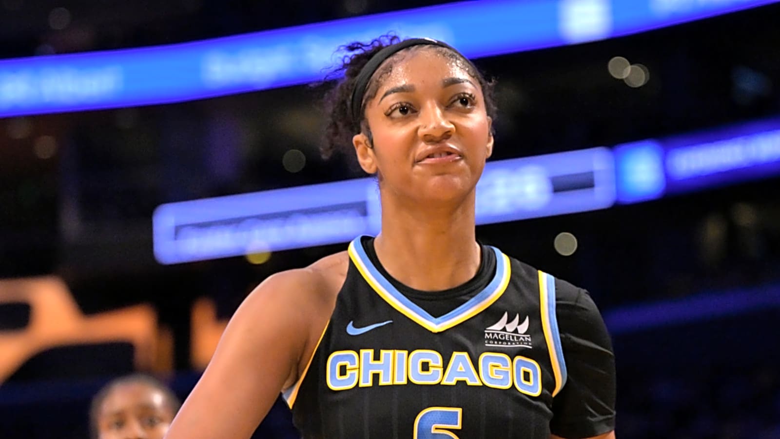 Reese sets WNBA record with another huge rebounding game