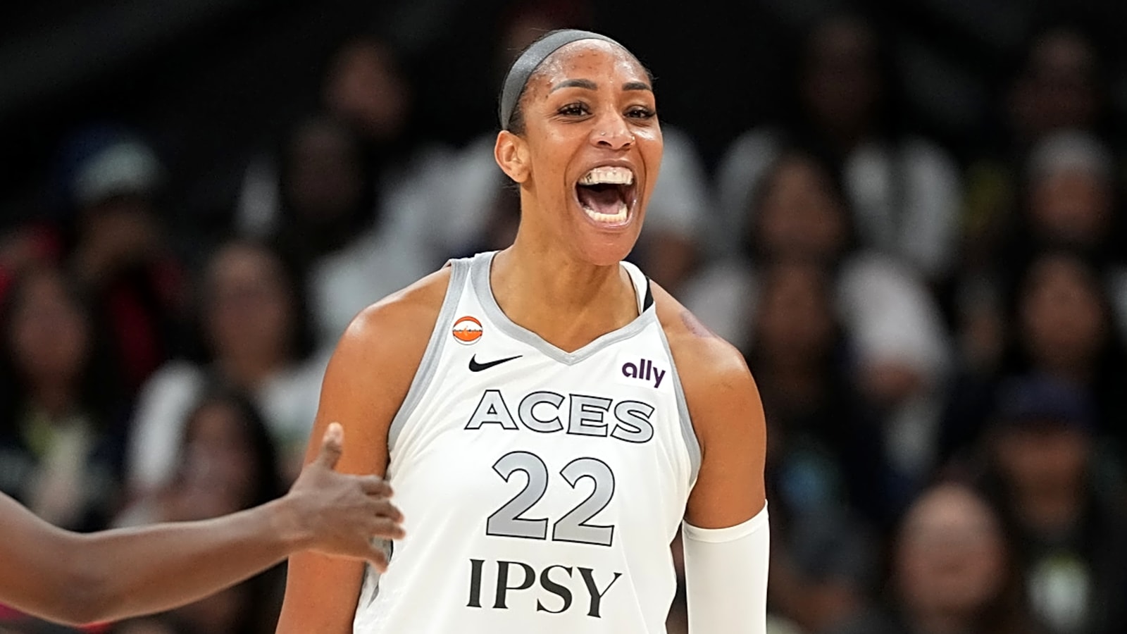 Aces swarm Sun behind Wilson, Carter and a 98-69 road win