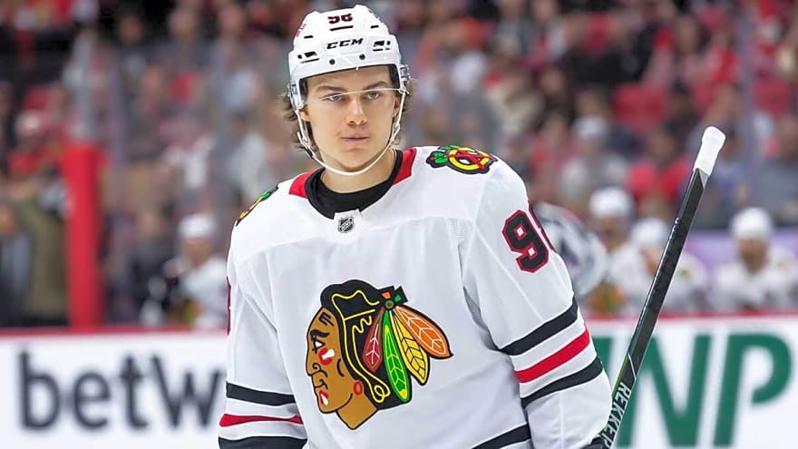 Blackhawks’ domination of Blues cements feat not seen since 2019