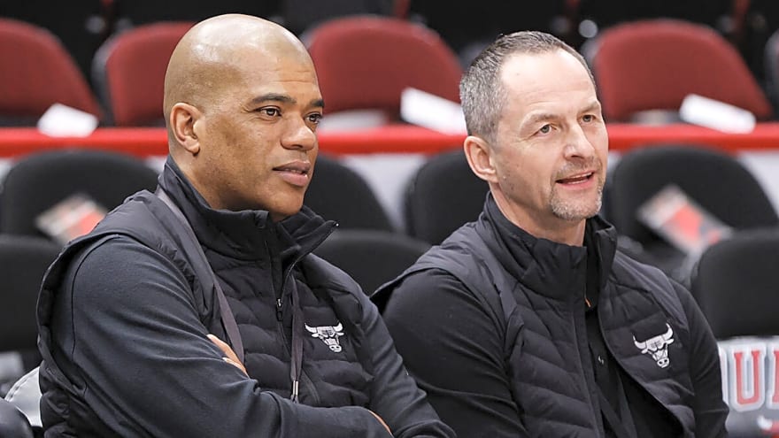 Fans livid after Bulls front office extension reports surface