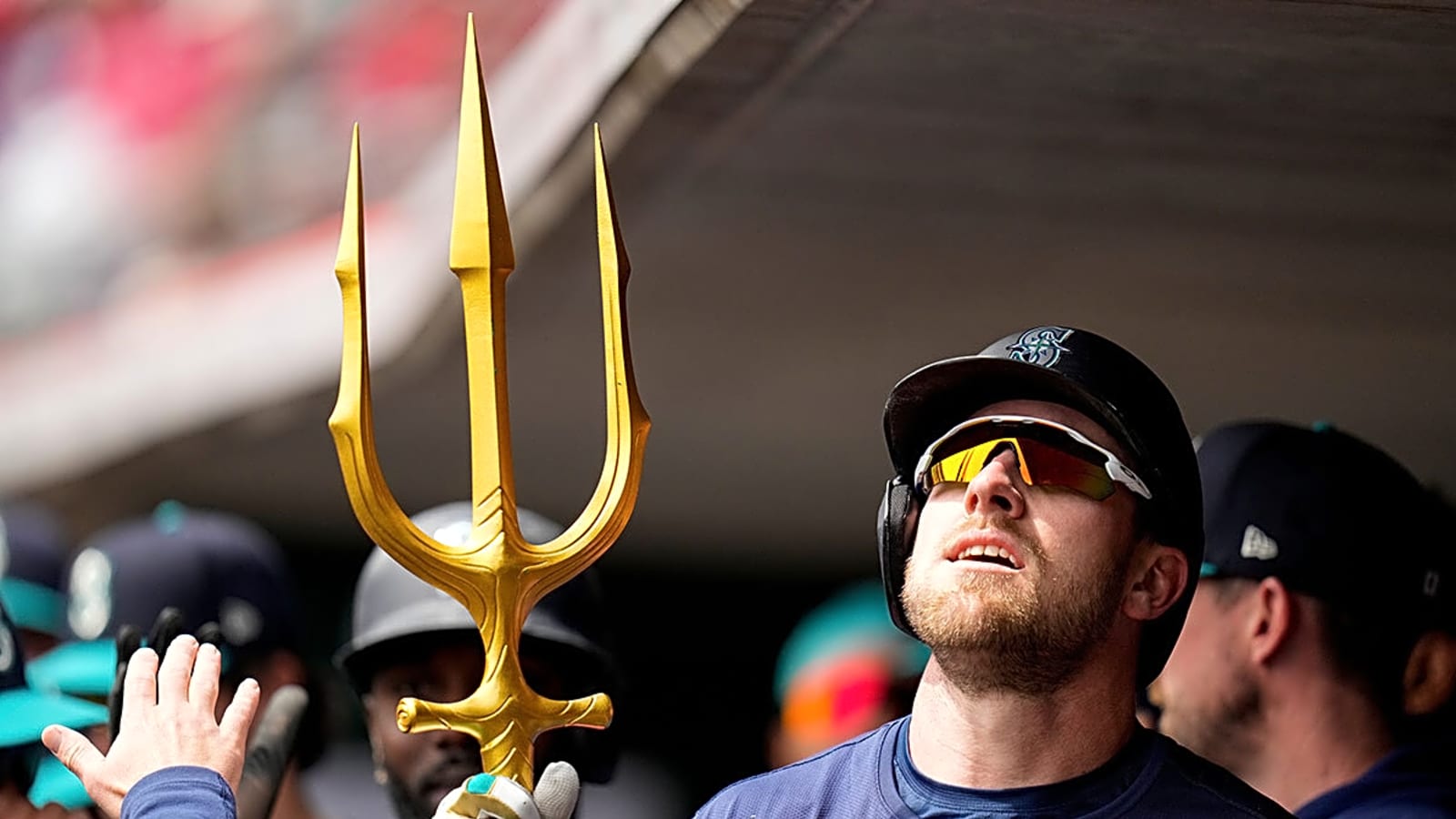 Mariners make roster moves after Luke Raley injury diagnosis