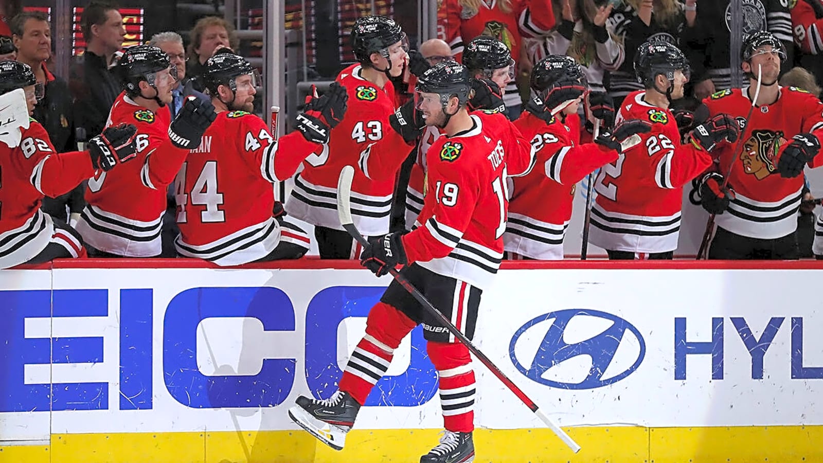 Jonathan Toews breaks silence after signing with Jets