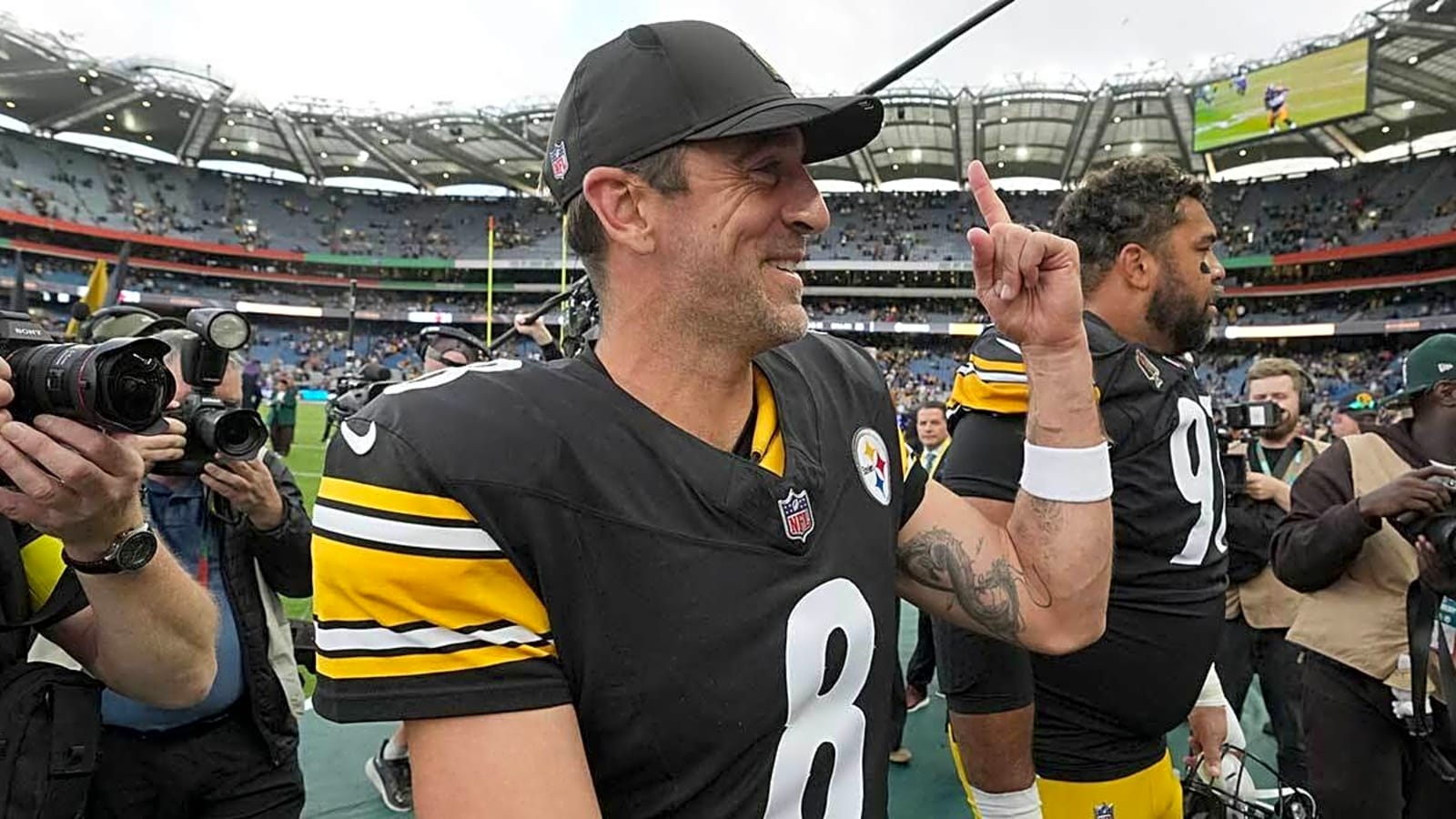 Colin Cowherd defends Steelers’ Aaron Rodgers with ‘Chris Paul’ claim
