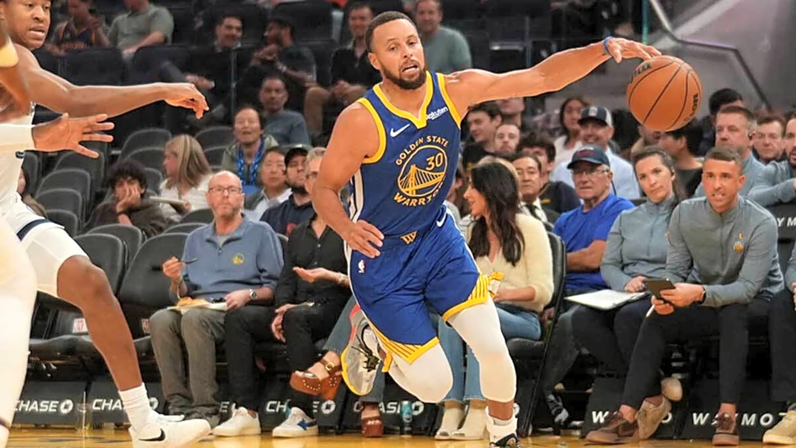 Warriors’ Stephen Curry can’t get enough of Spencer brothers’ 1v1 in Grizzlies game