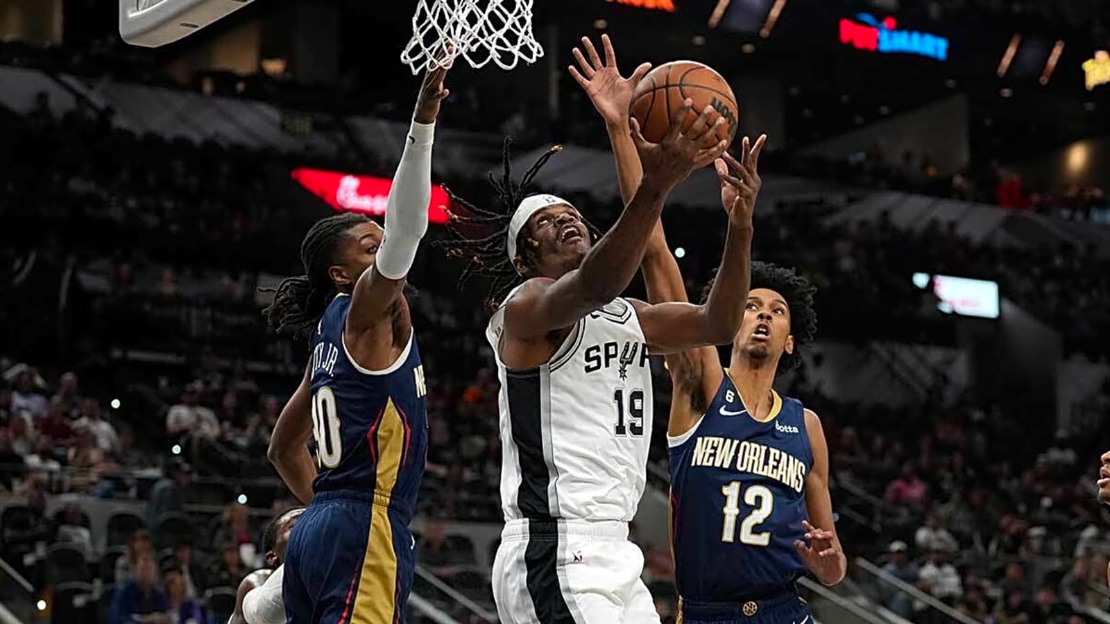 Timberwolves sign ex-Spurs big man ahead of training camp