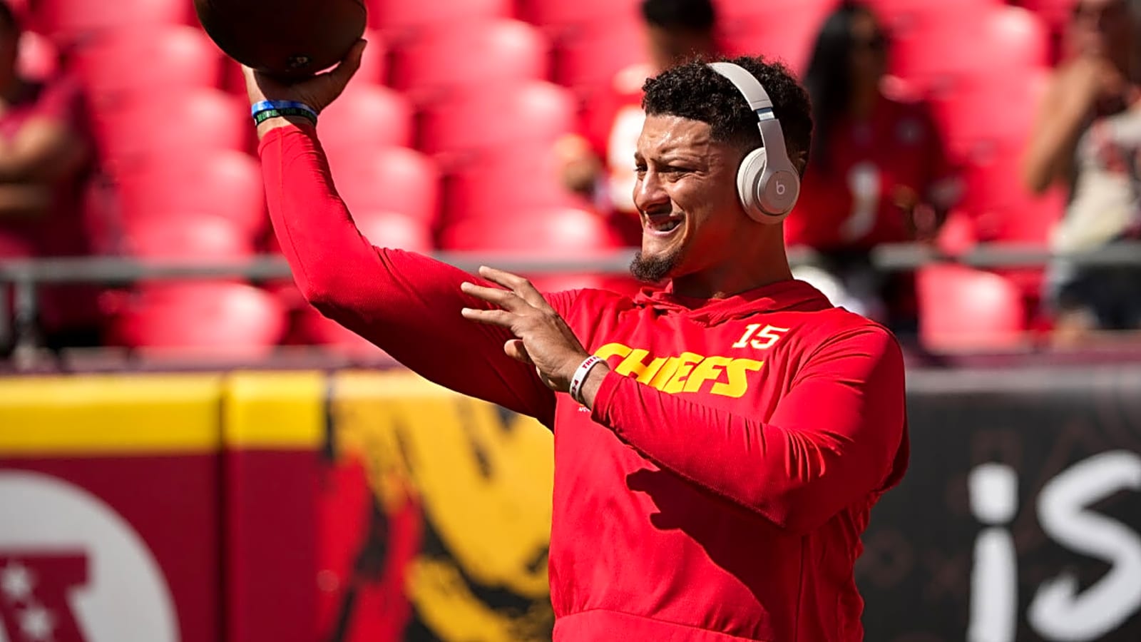 Patrick Mahomes sends Taylor Swift fans into frenzy with emoji post
