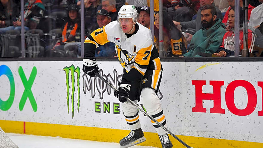 Penguins’ Evgeni Malkin signs one-year deal to stay in Pittsburgh for 21st season