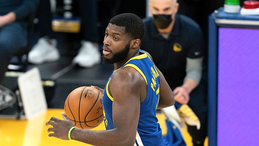 Warriors fans roast ex-Dubs player for asinine Stephen Curry complaints
