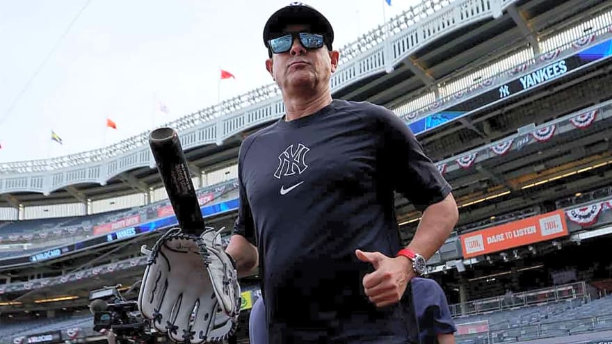 Paul Blackburn re-signs with Yankees