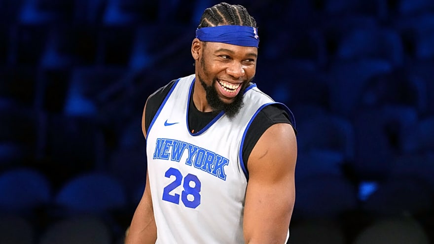 Knicks are rolling, but 1 player isn’t getting what he signed up for