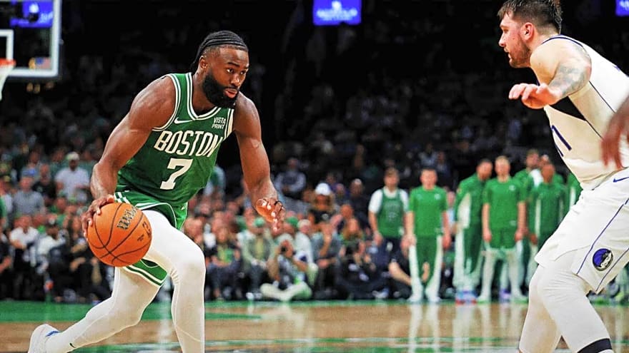 Jaylen Brown doubtful to return to Raptors game with hamstring injury