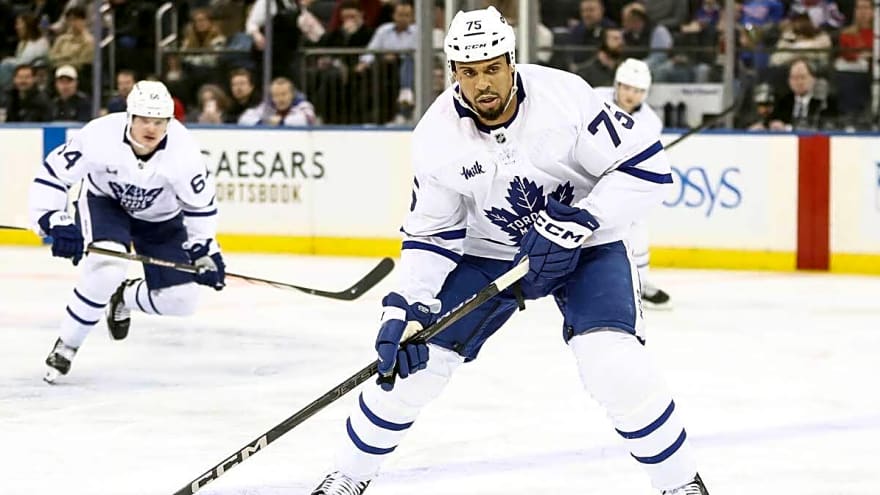 Maple Leafs trade Ryan Reaves for young defenseman