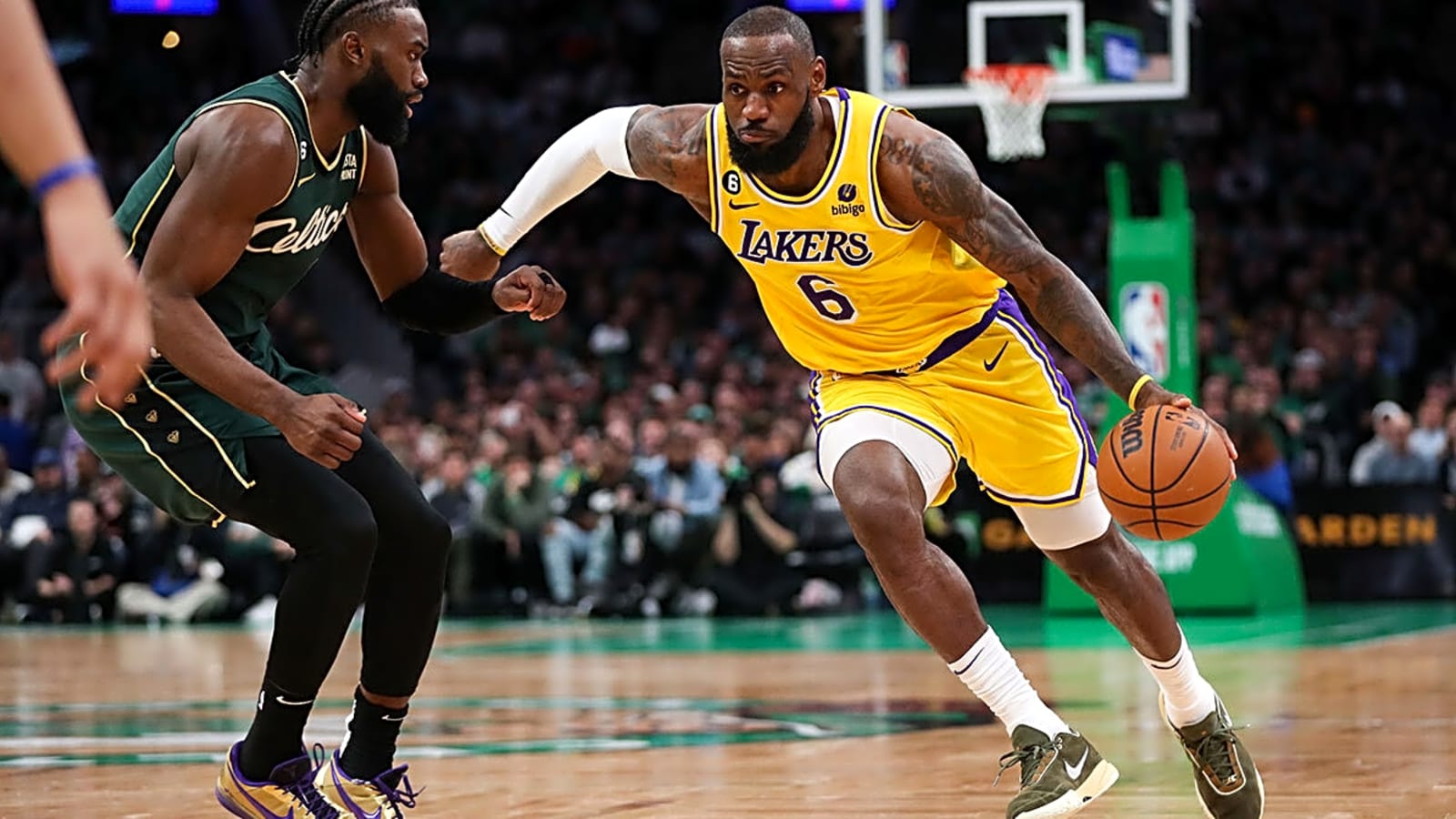 Celtics’ Jaylen Brown confirms LeBron James call about hairline after announcer’s Turkey roast