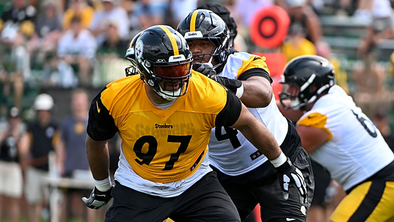 Steelers’ Cam Heyward snaps back at fans amid brother’s criticism