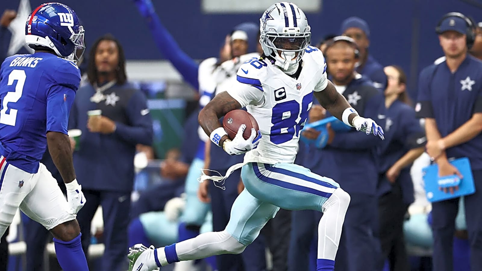 Cowboys WR CeeDee Lamb not going on IR, at least not yet