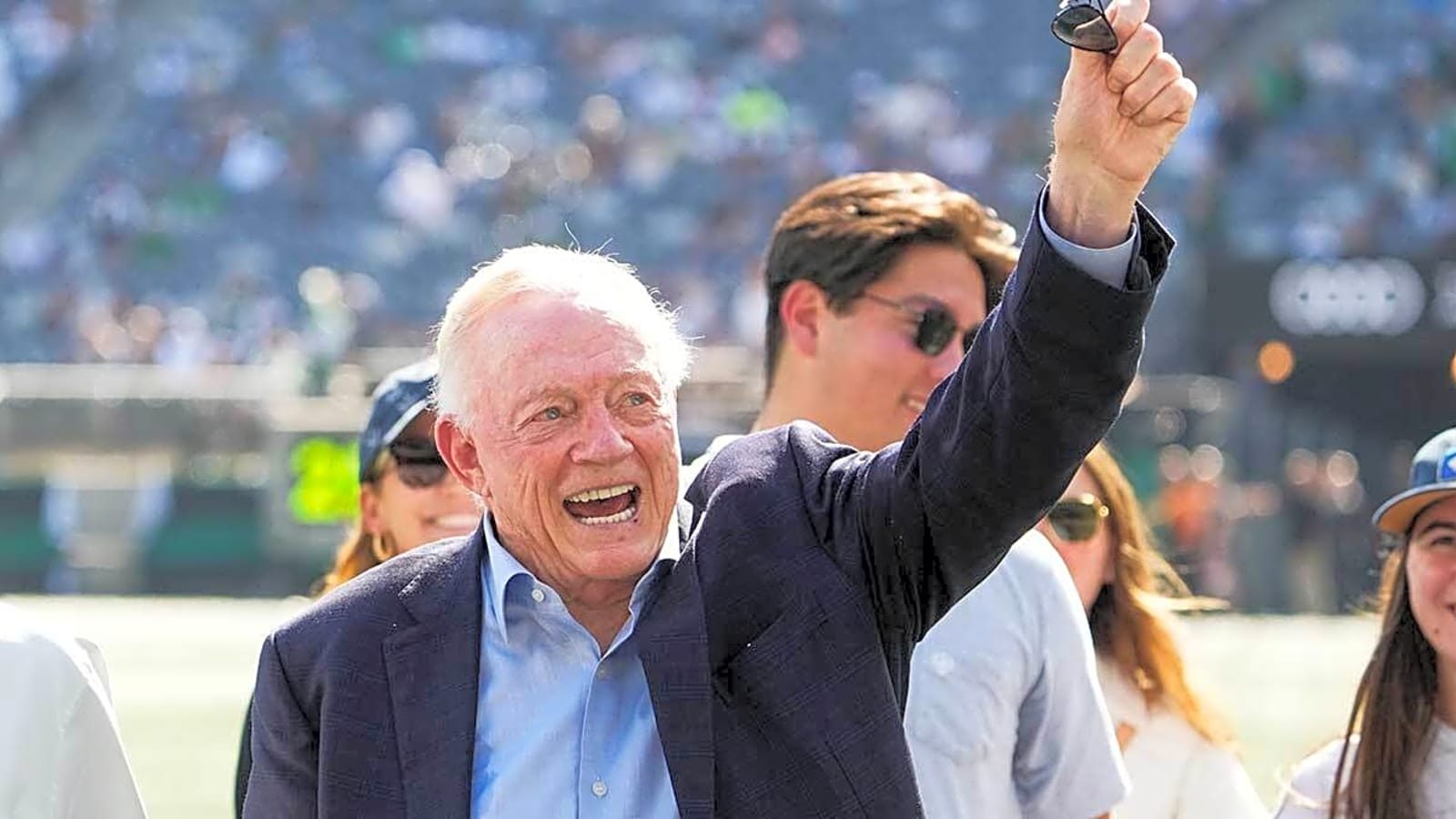 Cowboys rumors: Dallas ‘having conversations’ to improve key area ahead of trade deadline