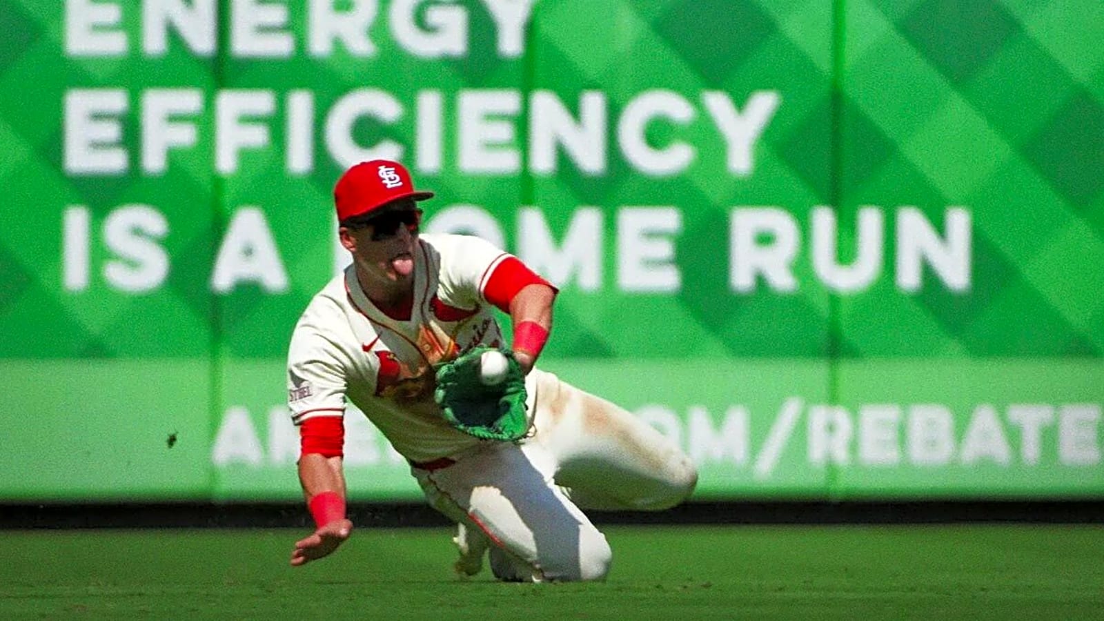 Cardinals outfielder exits early vs. Braves with injury