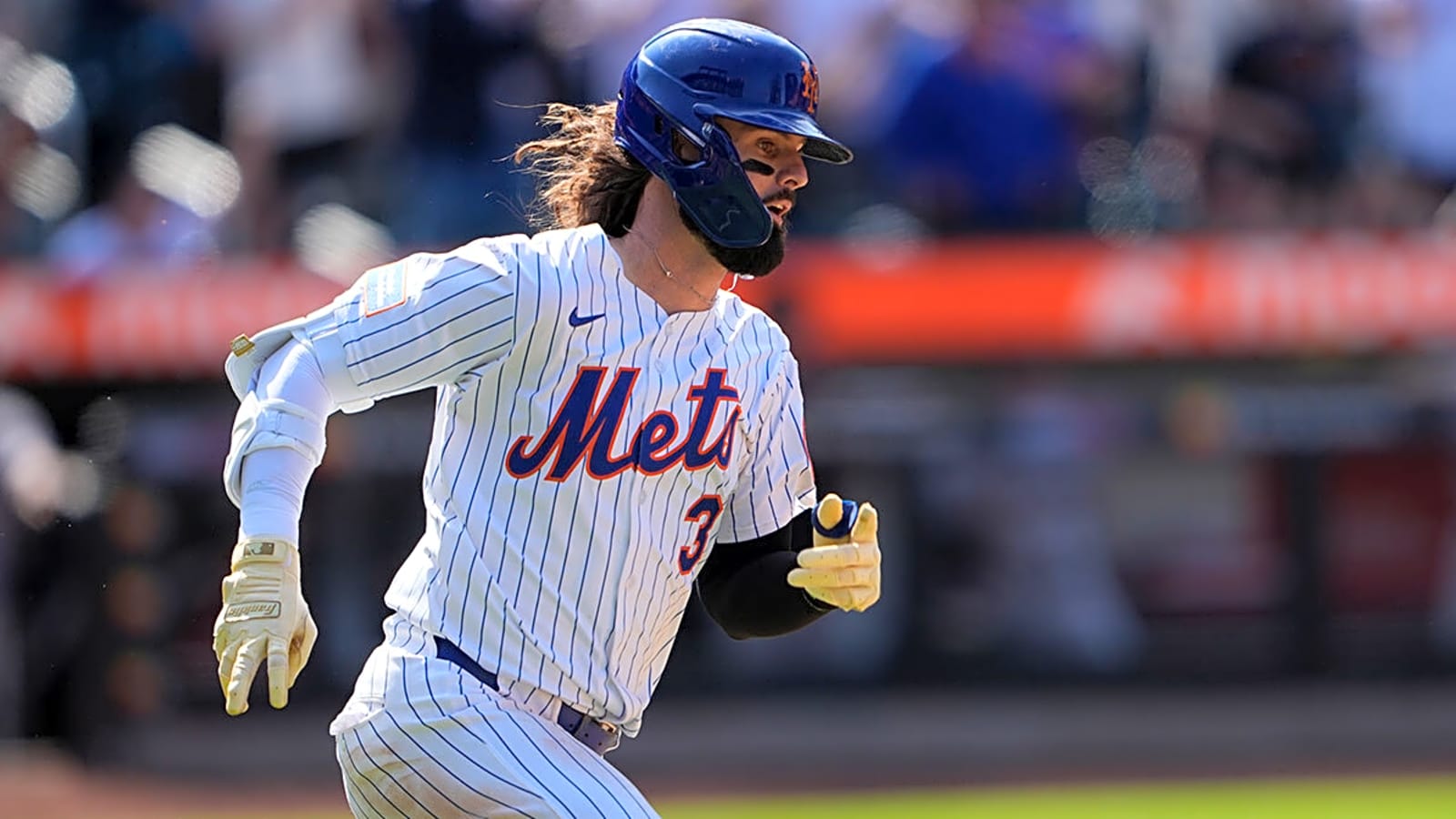 Mets place outfielder on IL with back injury