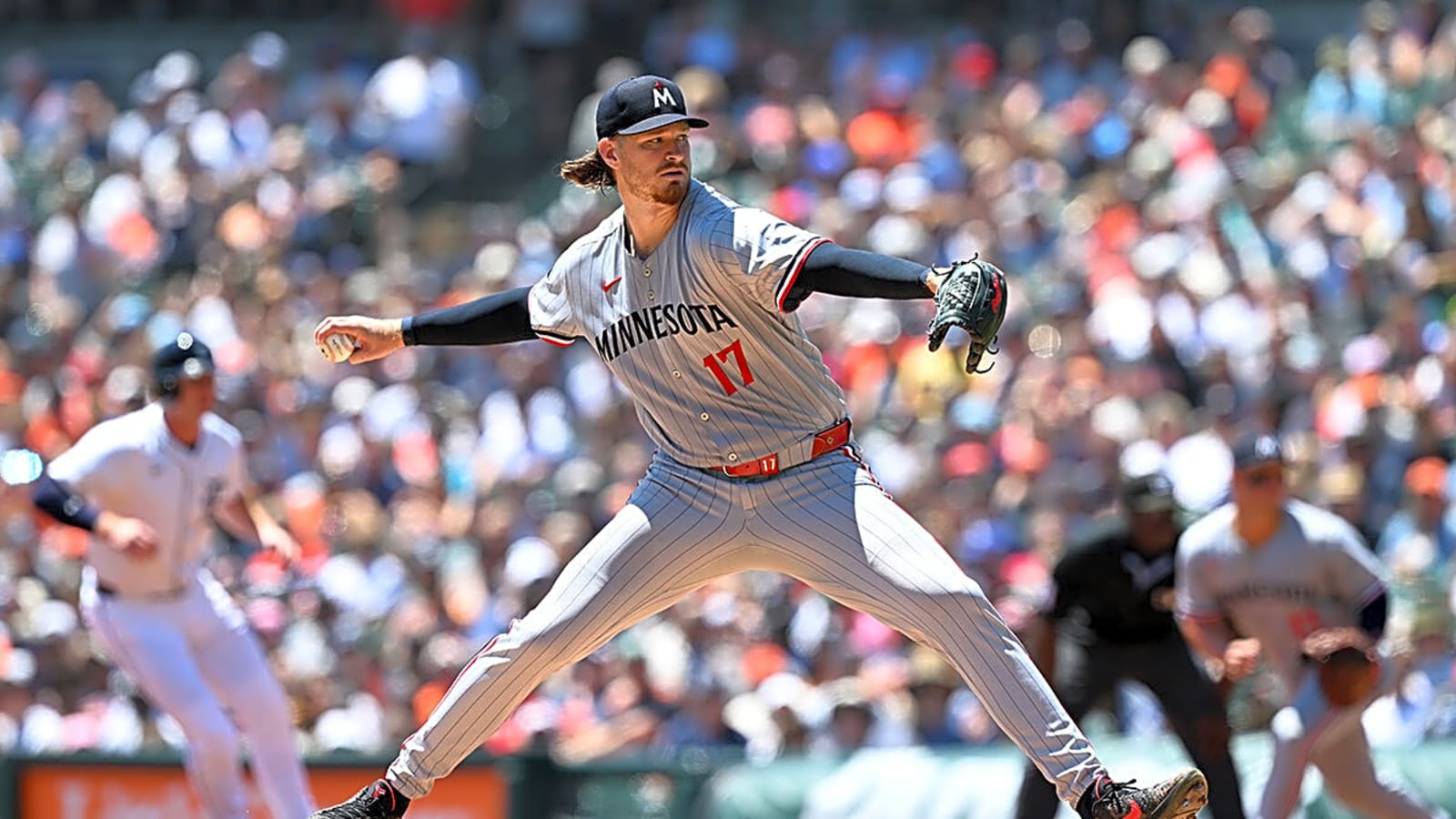 Twins lose starter to IL with hip injury