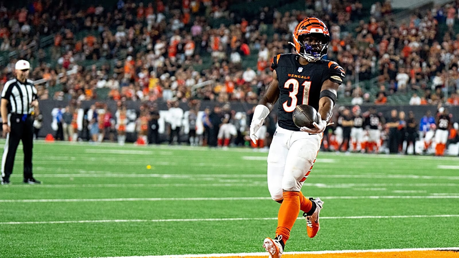 Bengals release Zack Moss amid Trey Hendrickson’s hold-in